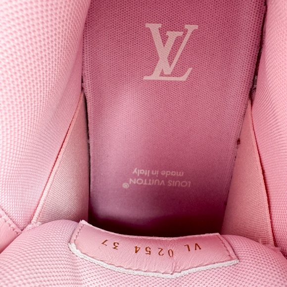 Louis Vuitton Trainer Maxi Sneaker - Picture 8 of 8